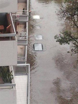 inundaciones-en-buenos-aires-1687147w615.jpg